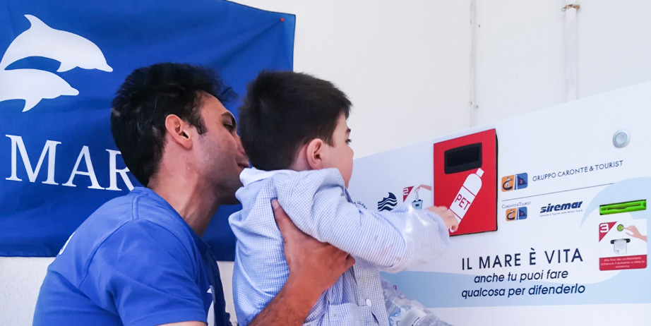 Alle Eolie le macchine “mangia-bottiglie” sono operative