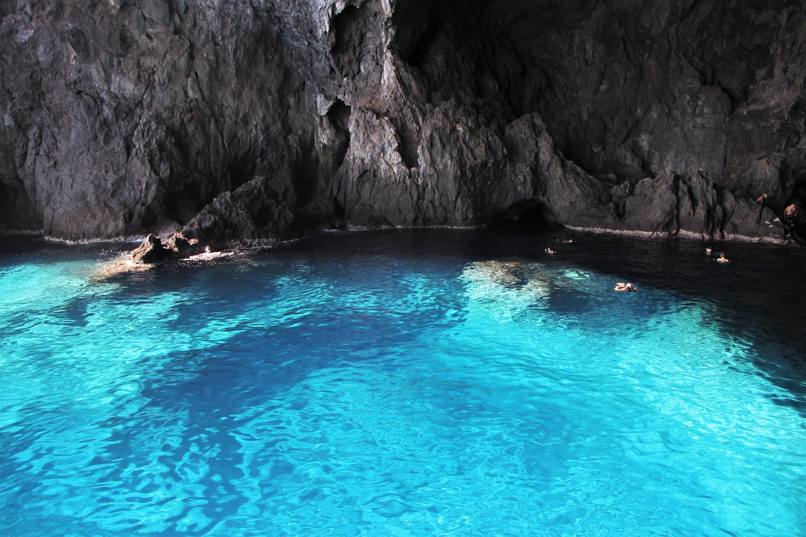 LE GROTTE E LA GESTIONE DEI SISTEMI IPOGEI