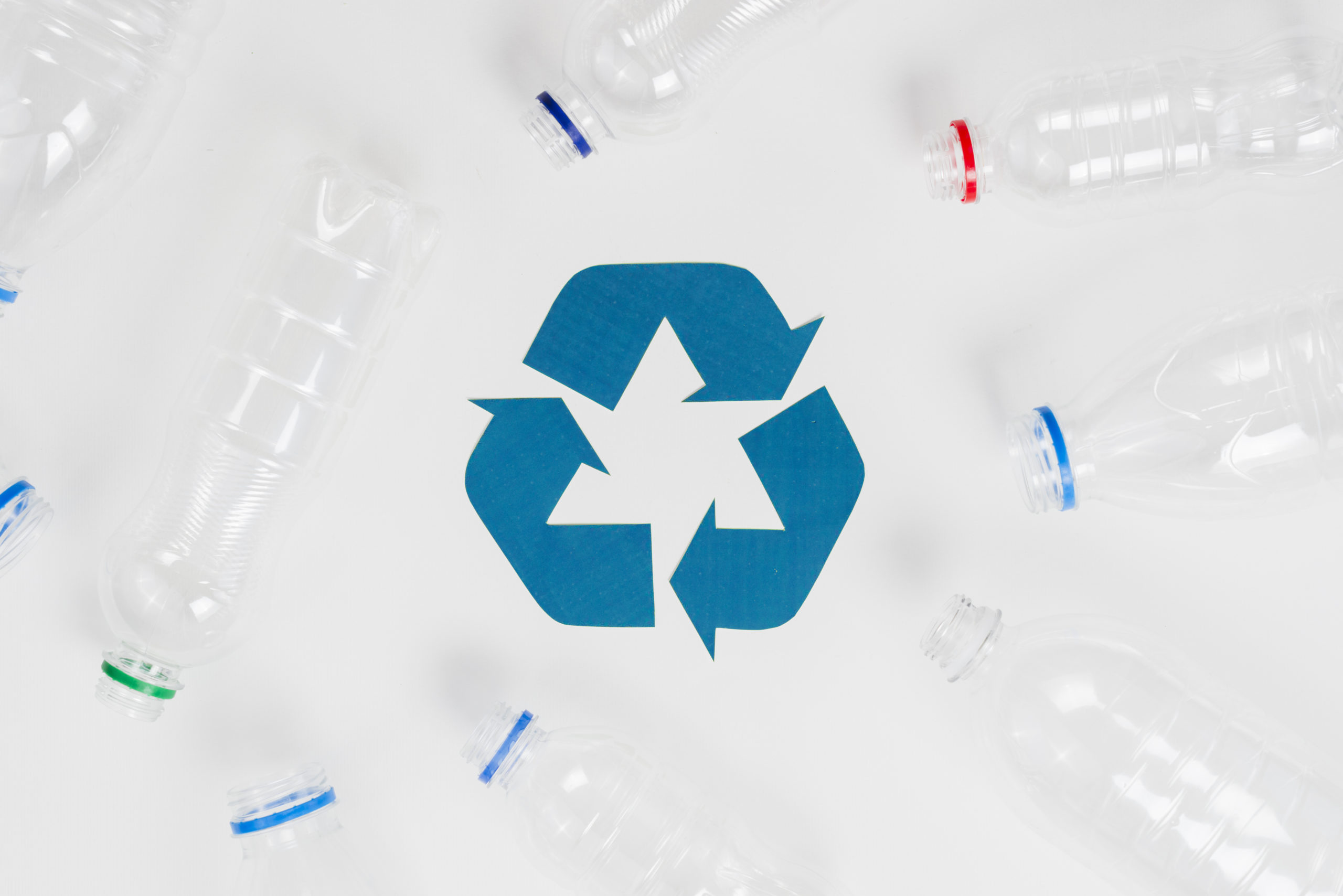 Diventa legge l’emendamento che permette la produzione di bottiglie al 100% da plastica riciclata