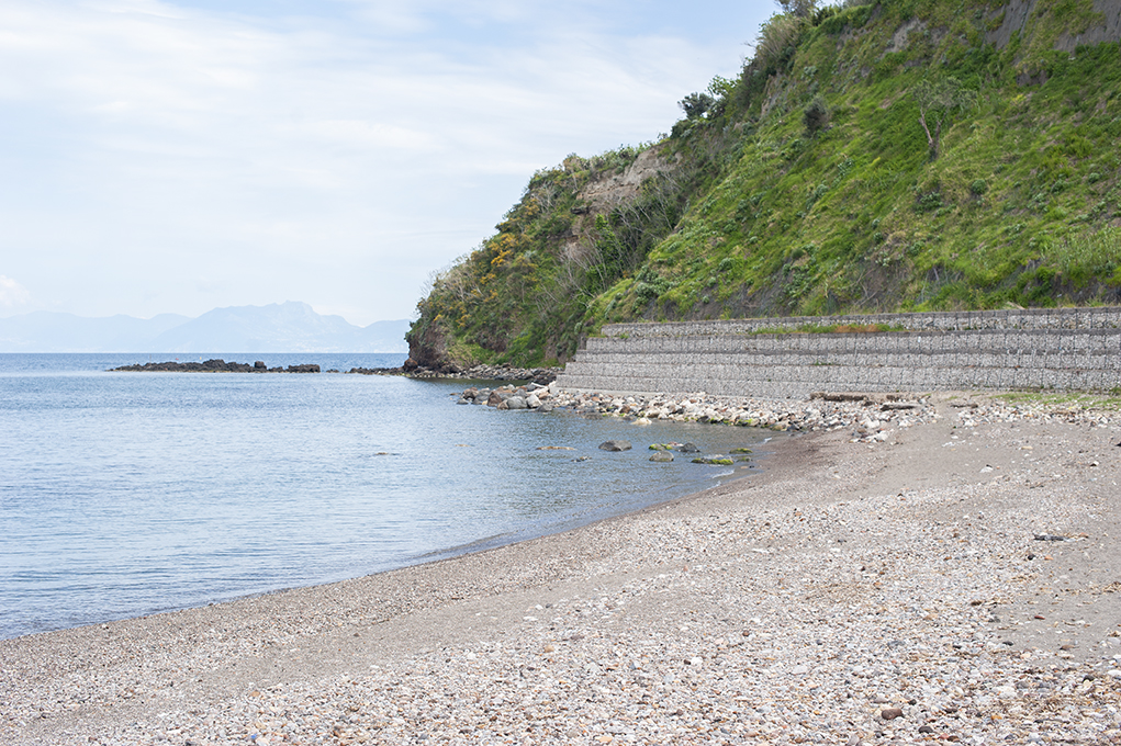 Gli studenti di Procida “adottano” la spiaggia della Lingua