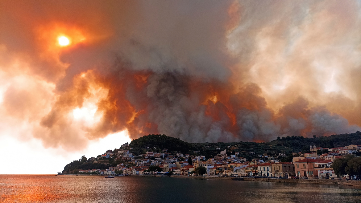 Mediterraneo in fiamme: qual è il ruolo del cambiamento climatico?