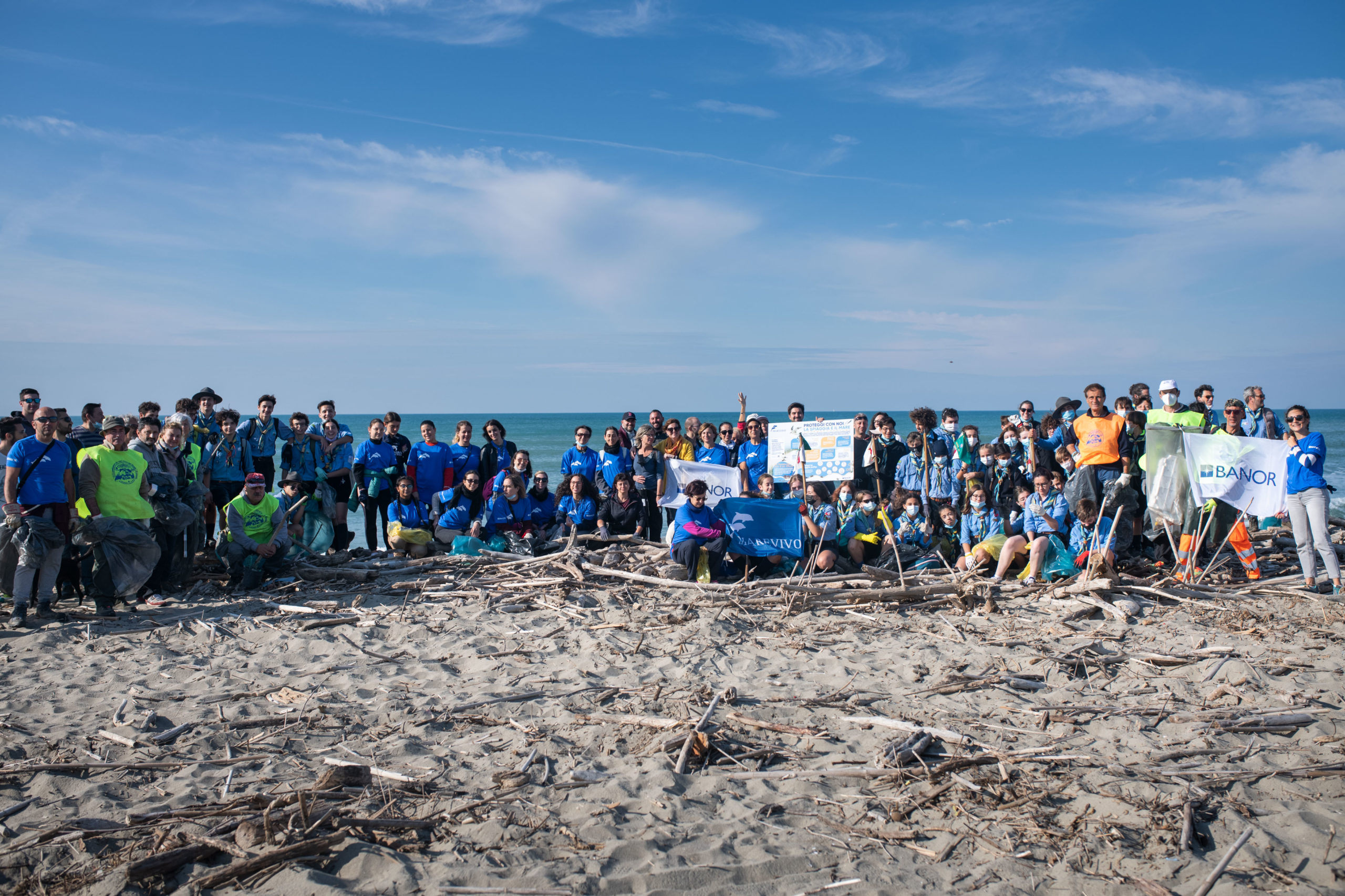 Spiaggia della Bufalina in Toscana: raccolti 300 chili di rifiuti