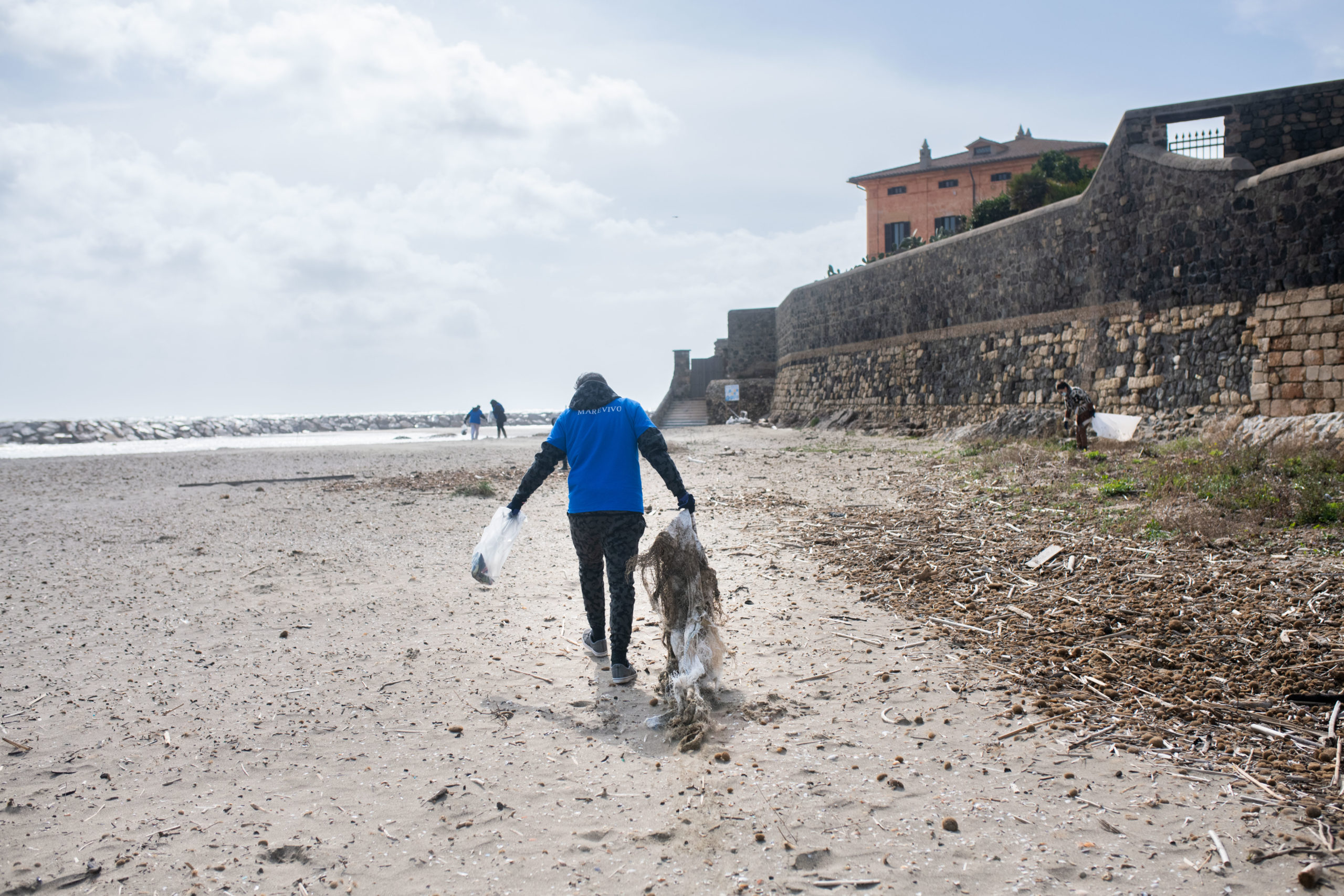 Marevivo e il Gruppo Pellicano Hotels insieme per la pulizia della spiaggia di Marina di San Nicola