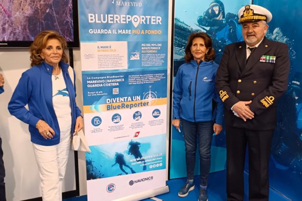 Rosalba Giugni E Carmen Di Penta Con L Ammiraglio Ispettore Aurelio Caligiore Rosalba Giugni E Carmen Di Penta Con L Ammiraglio Ispettore Aurelio Caligiore