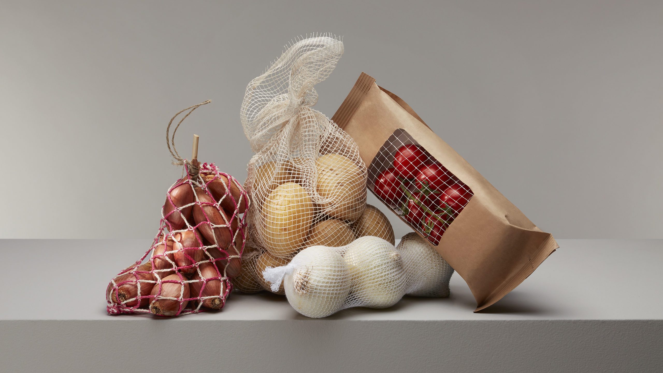 Addio alla plastica usa e getta: il packaging alimentare passa dal lino