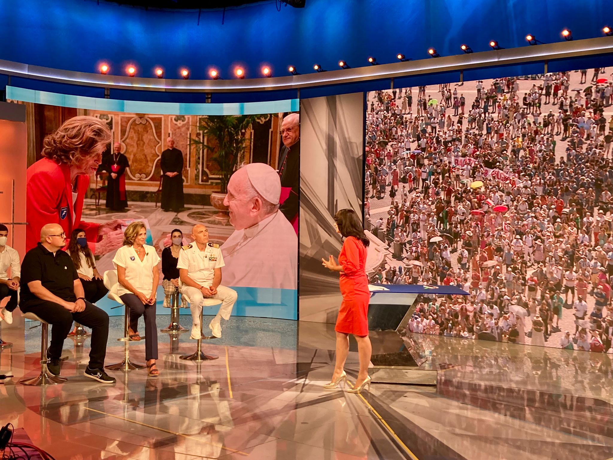 Un appello in diretta al Papa: “Stop al volo dei palloncini a piazza San Pietro e in tutte le parrocchie“