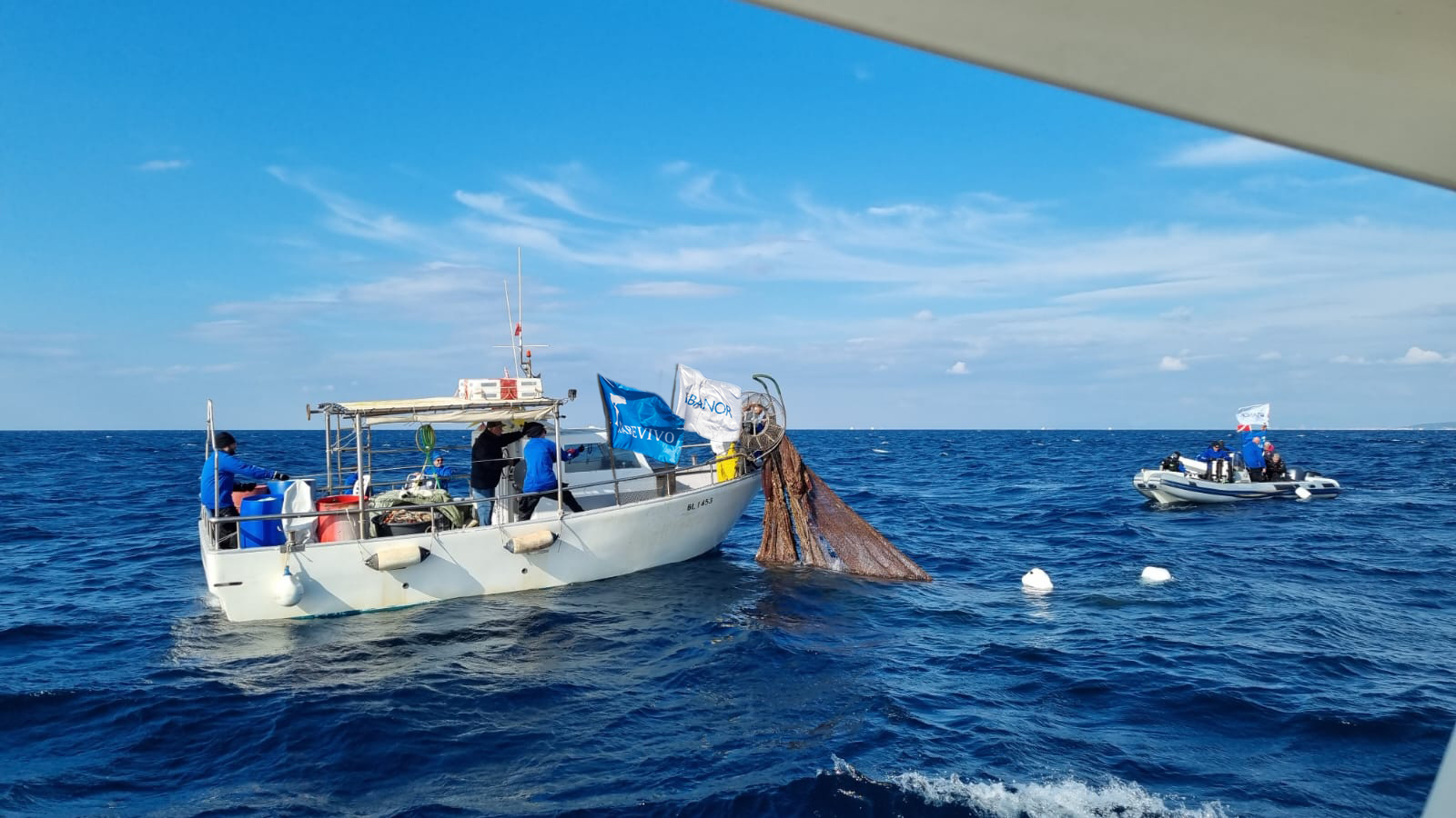 Marevivo: rimossa rete fantasma lunga 300 metri alle Secche di Vada, nel Mar Ligure