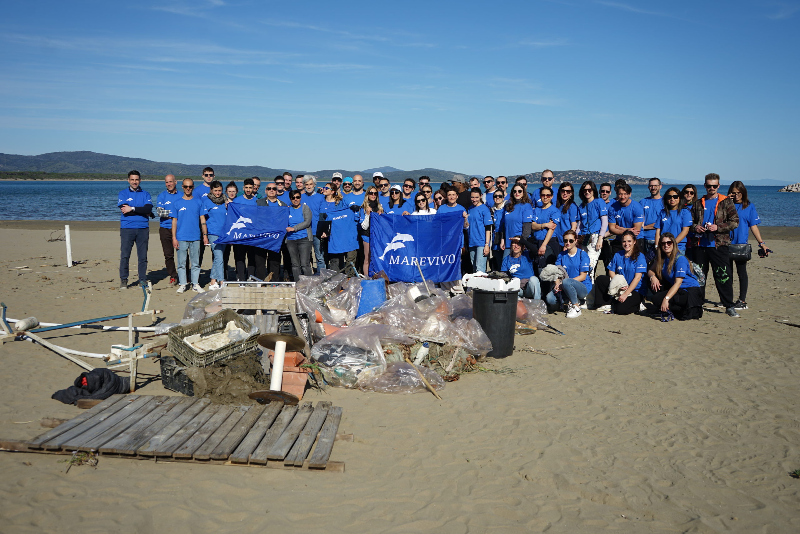 Marevivo e il Gruppo Pellicano Hotel a Porto Ercole per la pulizia della spiaggia libera di Cala Galera