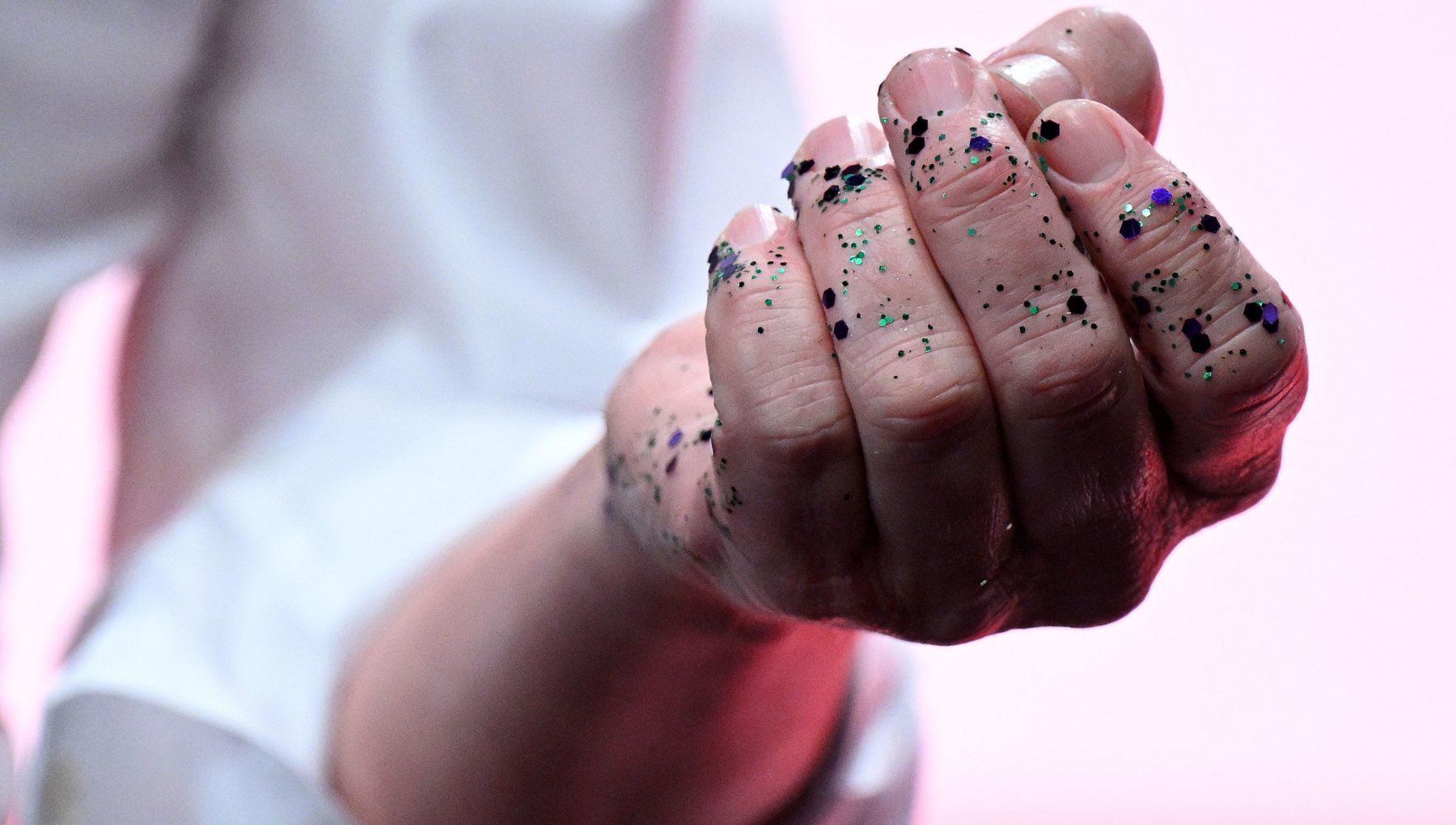 Microplastiche: lo stop dell’UE ai prodotti che le contengono è un passo importante nella lotta all’inquinamento ambientale