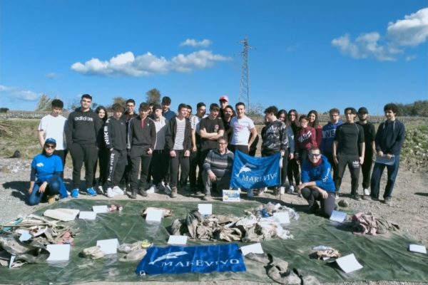 PLASTIC PIRATES (14) PLASTIC PIRATES (14)